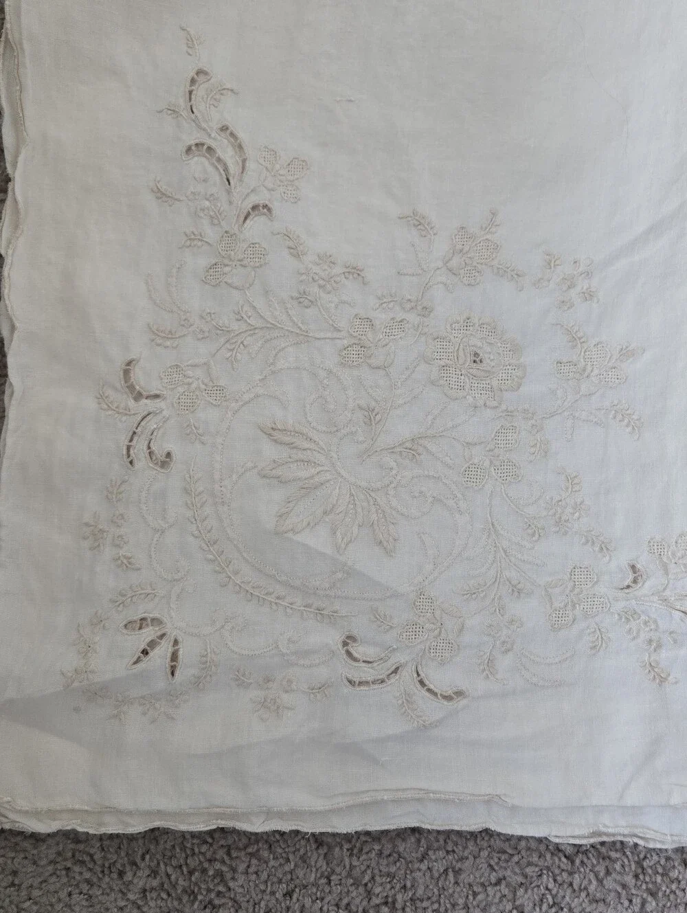 Vintage Linen Rectangular Tablecloth Delicate Embroidery Cutwork 94